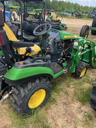 2017 John Deere 1025R Photo 3