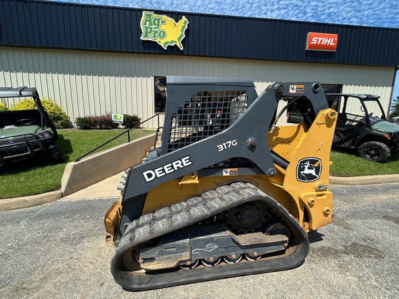 2022 John Deere 317G Picture 2 2022 John Deere 317G-2