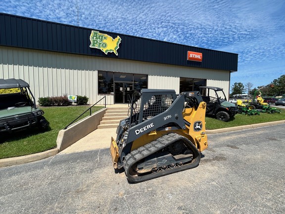 2022 John Deere 317G