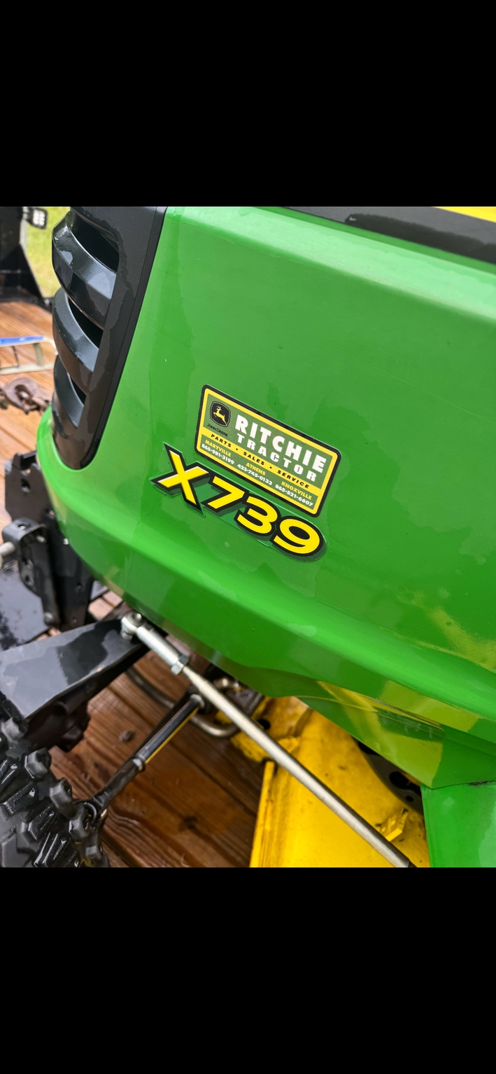 2019 John Deere X739 Image 4
