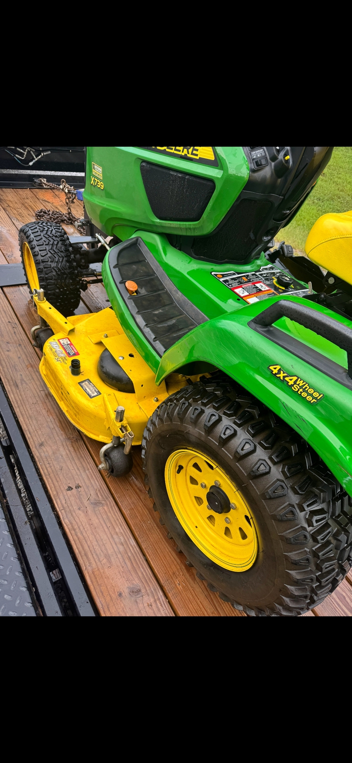 2019 John Deere X739 Image 3