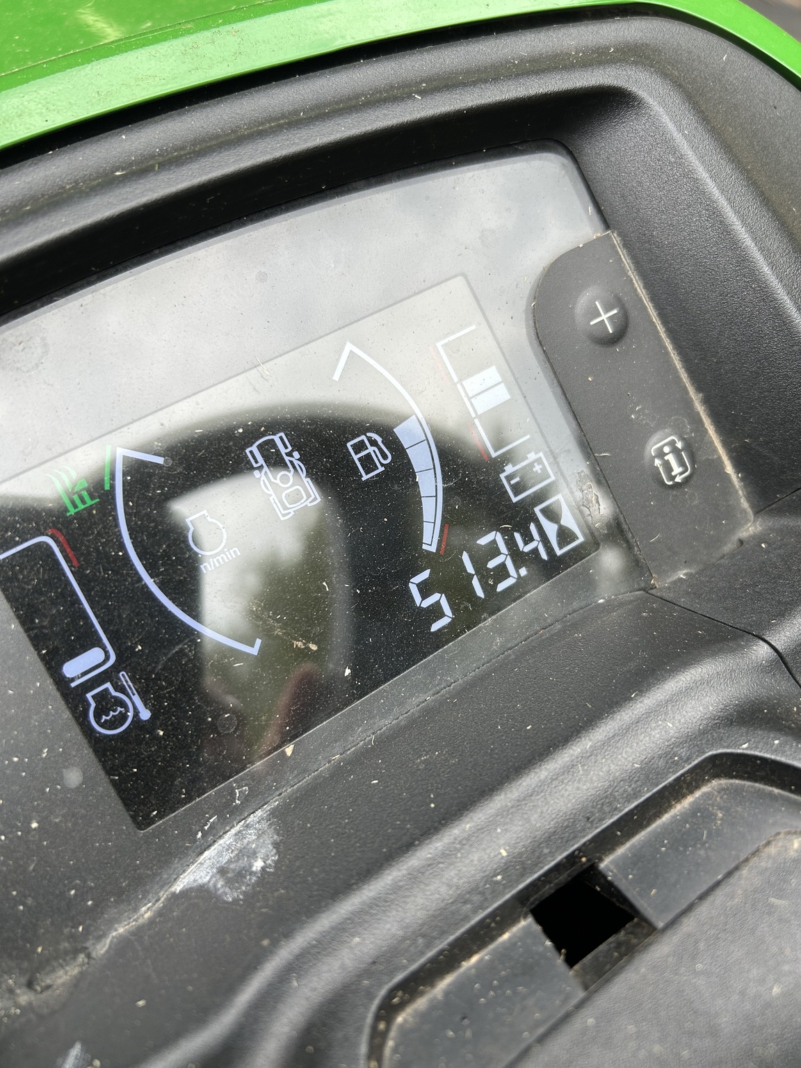 2016 John Deere X750 Image 5