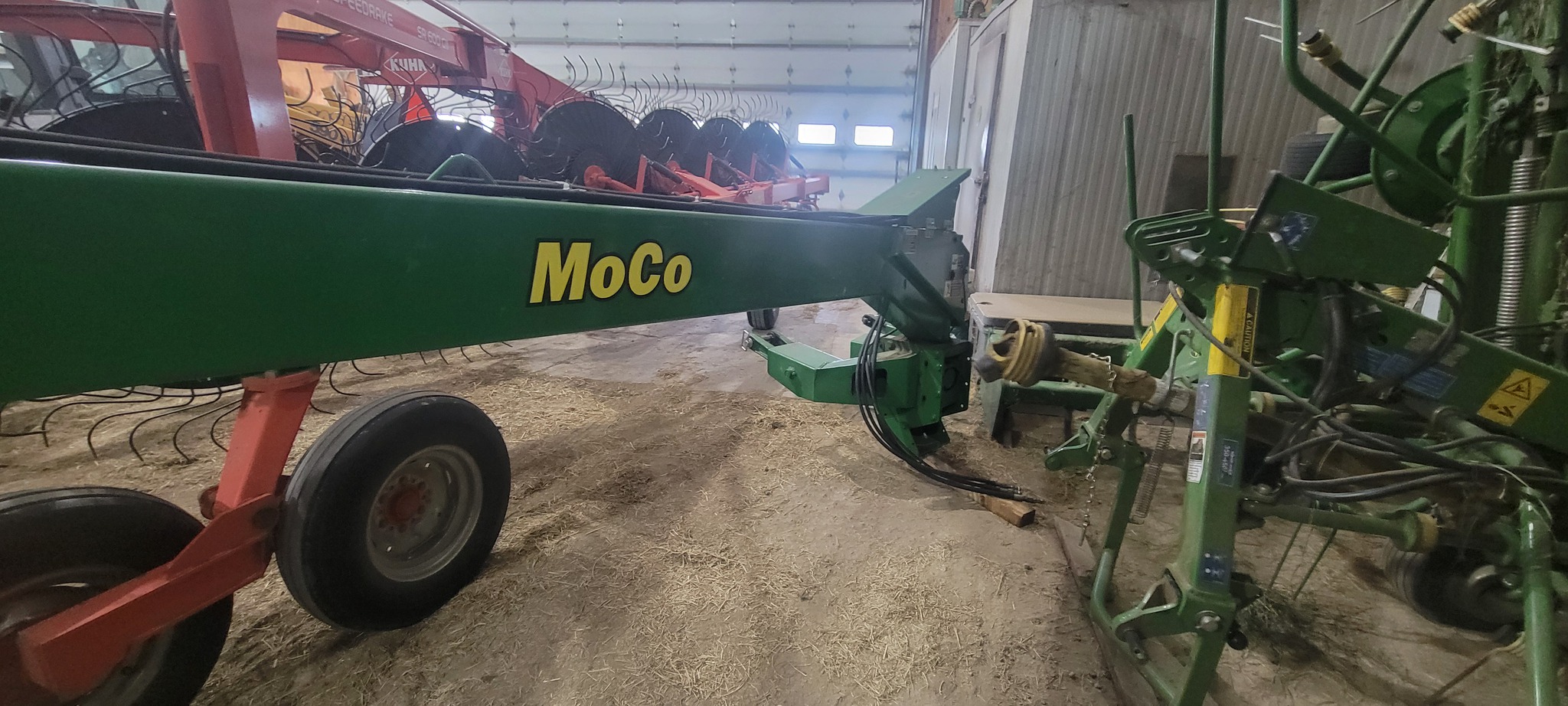 2017 John Deere 946 Image 4