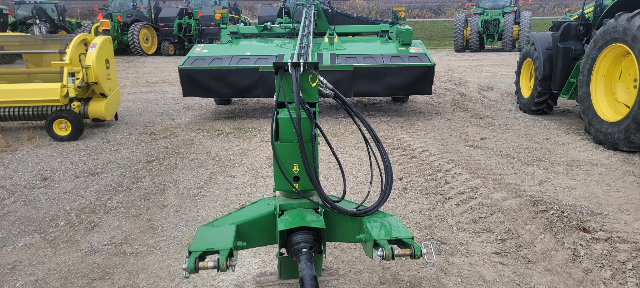 2017 John Deere 946 Image 2