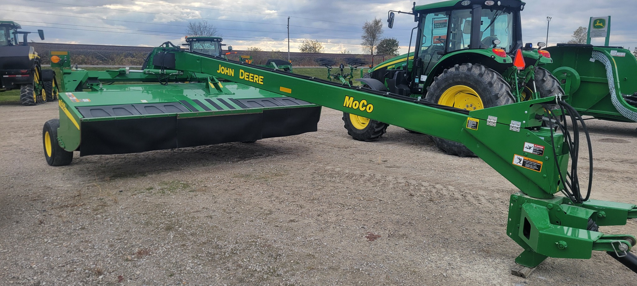 2017 John Deere 946 Image 1