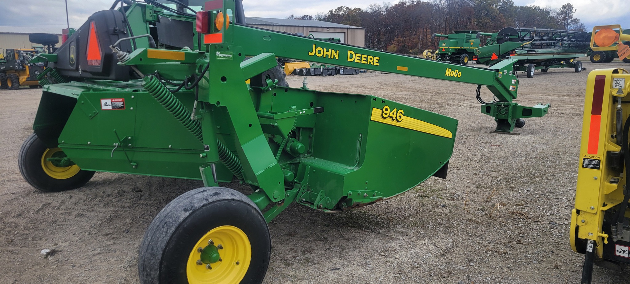 2017 John Deere 946 Image 6