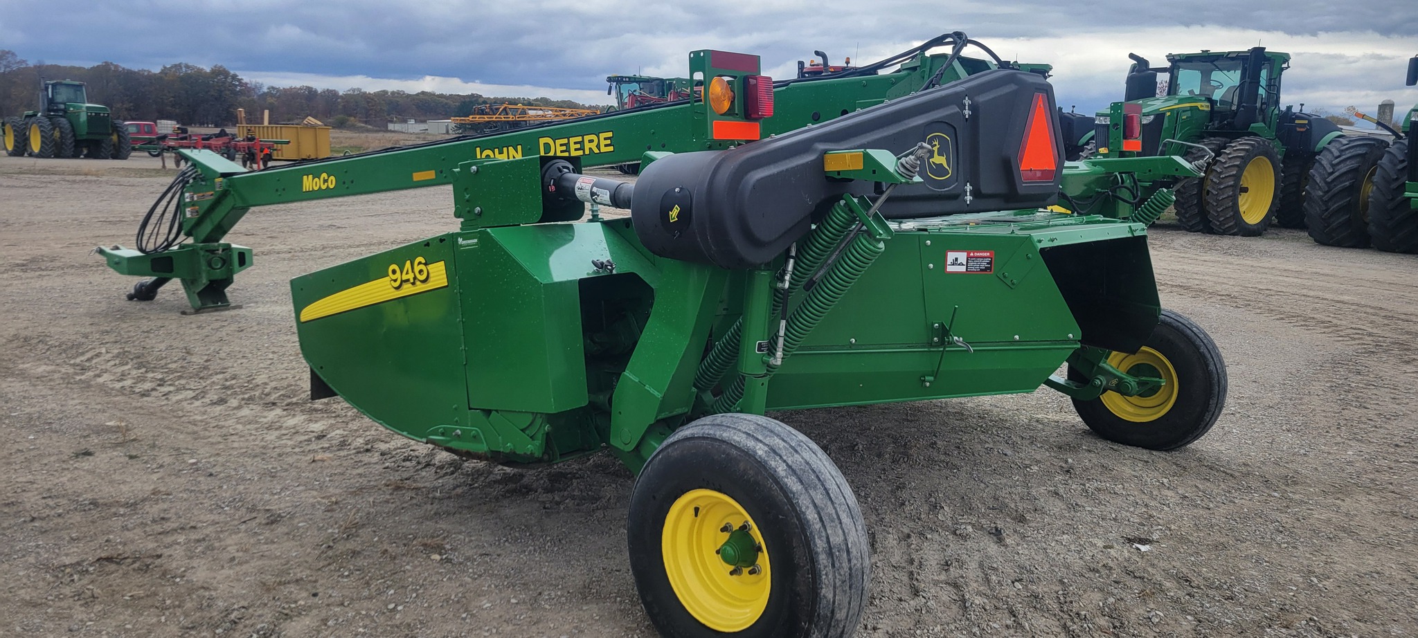 2017 John Deere 946 Image 4