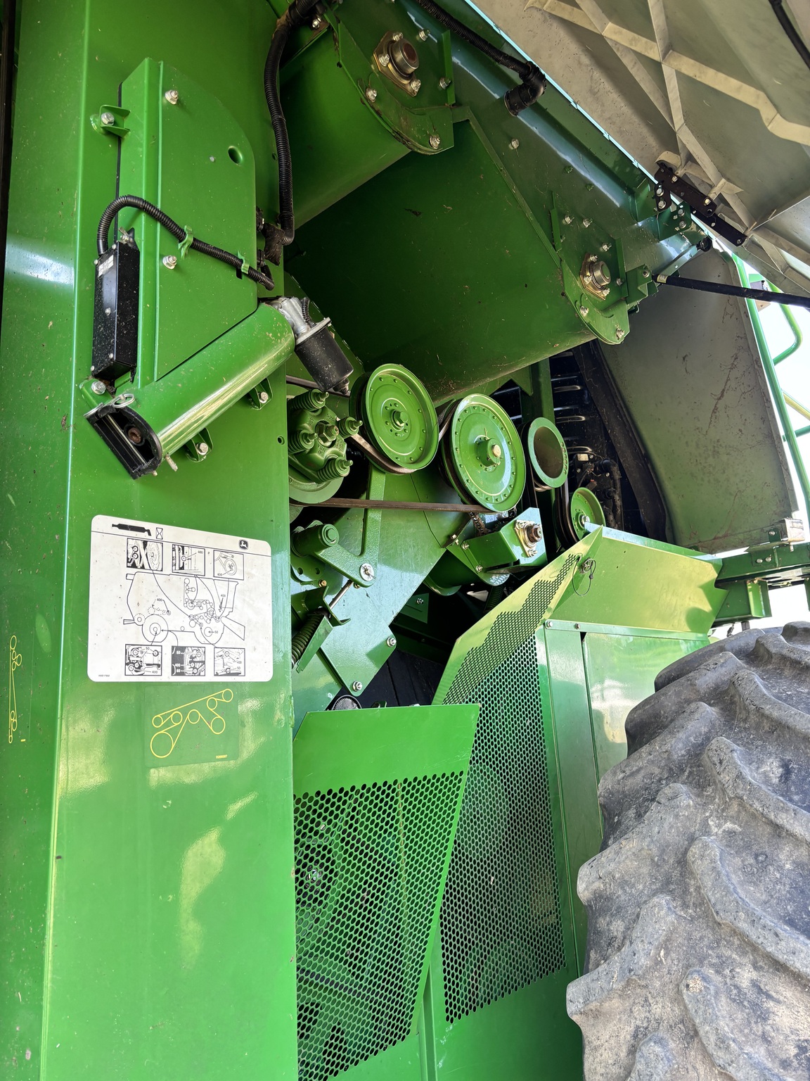 2014 John Deere S660 Image 7