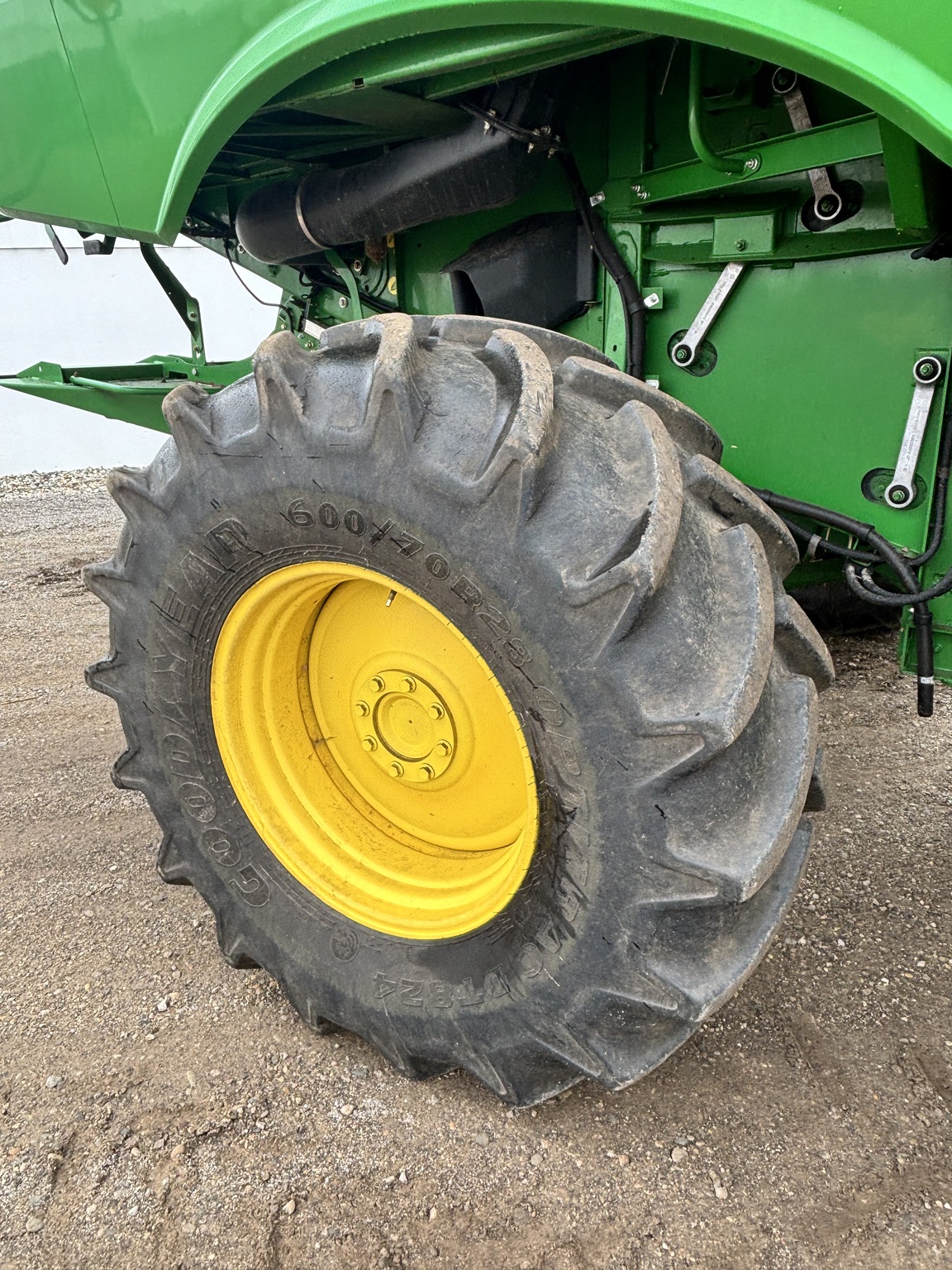 2014 John Deere S660 Image 9