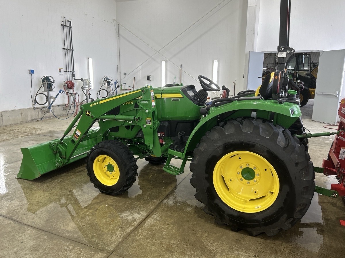 2022 John Deere 4066R Image 2