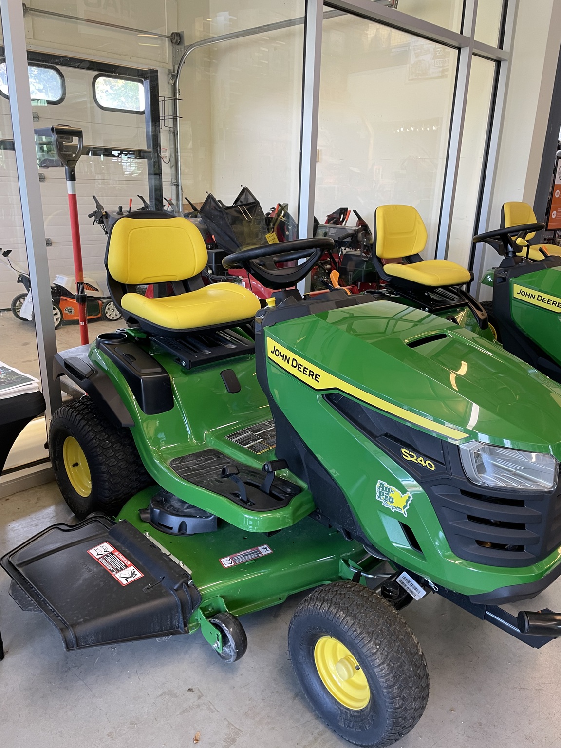 2025 John Deere S240 Image 3
