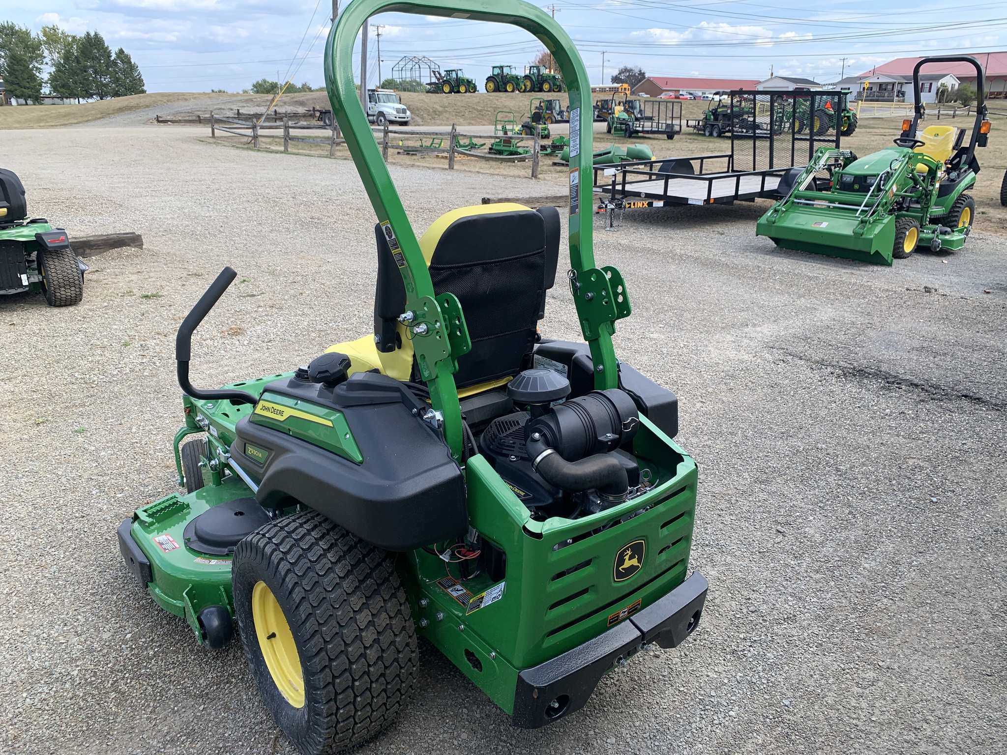 2025 John Deere Z930M Image 3