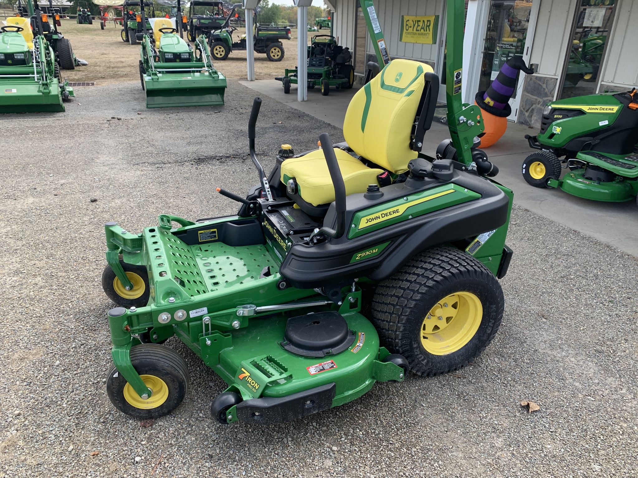 2025 John Deere Z930M Image 10