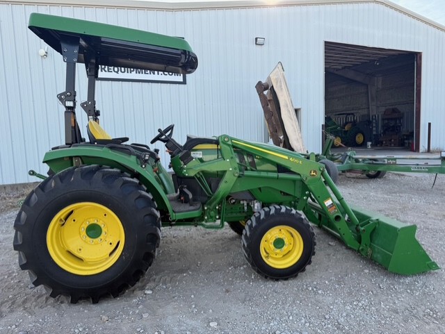 2023 John Deere 4052M Image 1