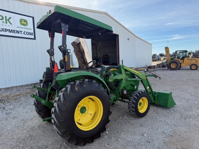 2023 John Deere 4052M Image 8