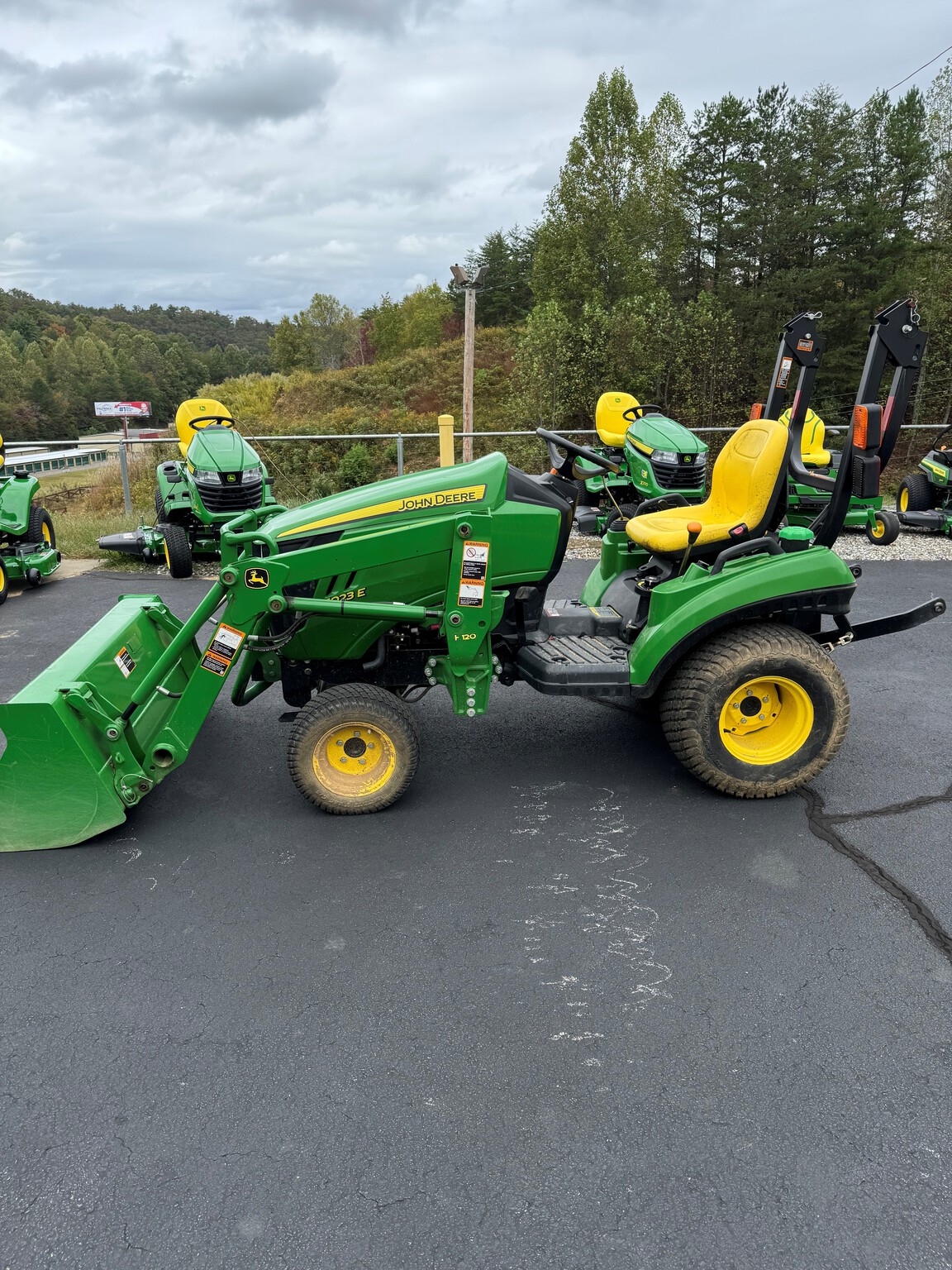 2013 John Deere 1023E Image 3