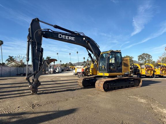 2021 John Deere 245G