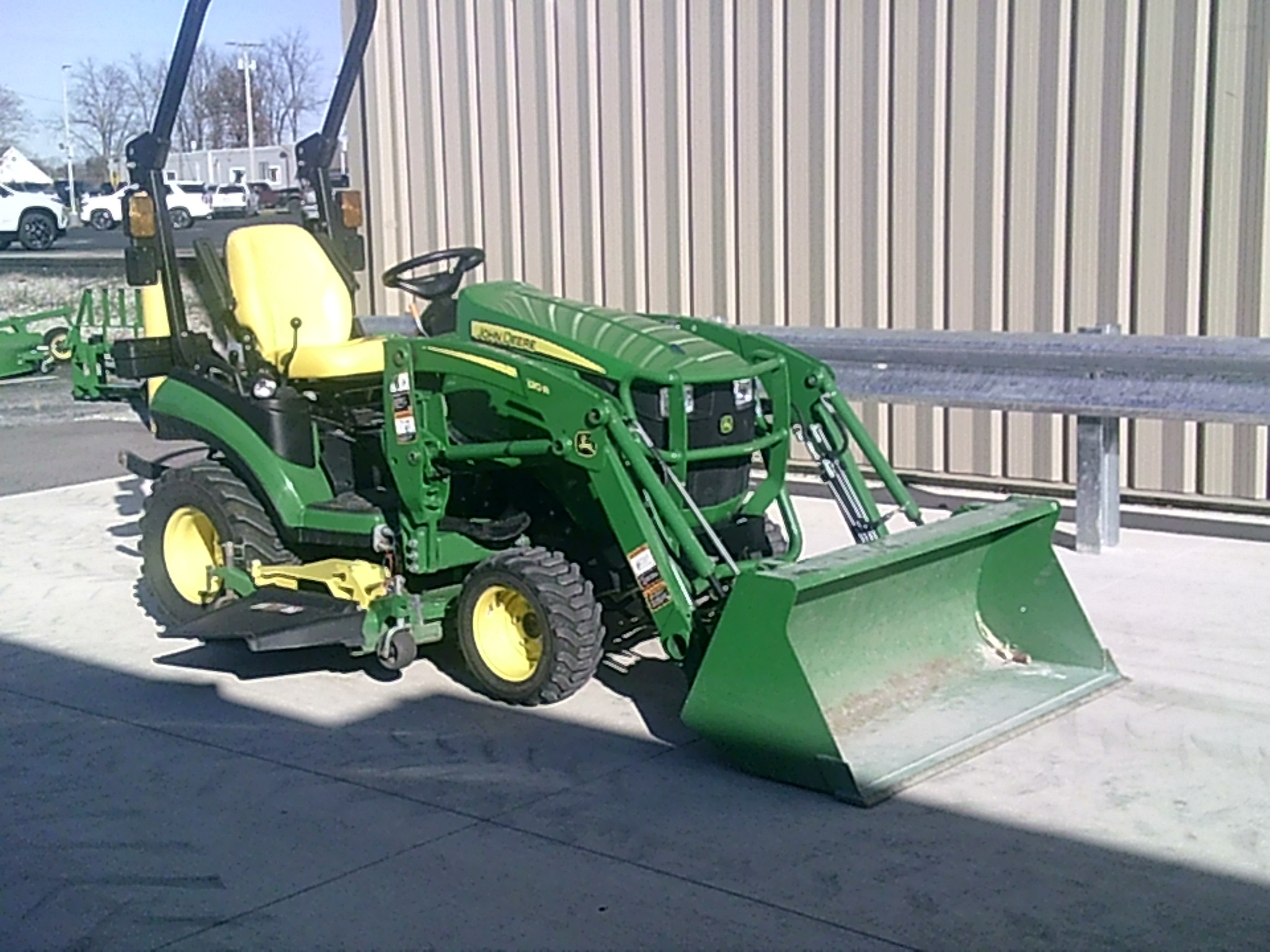 2019 John Deere 1025R Image 1
