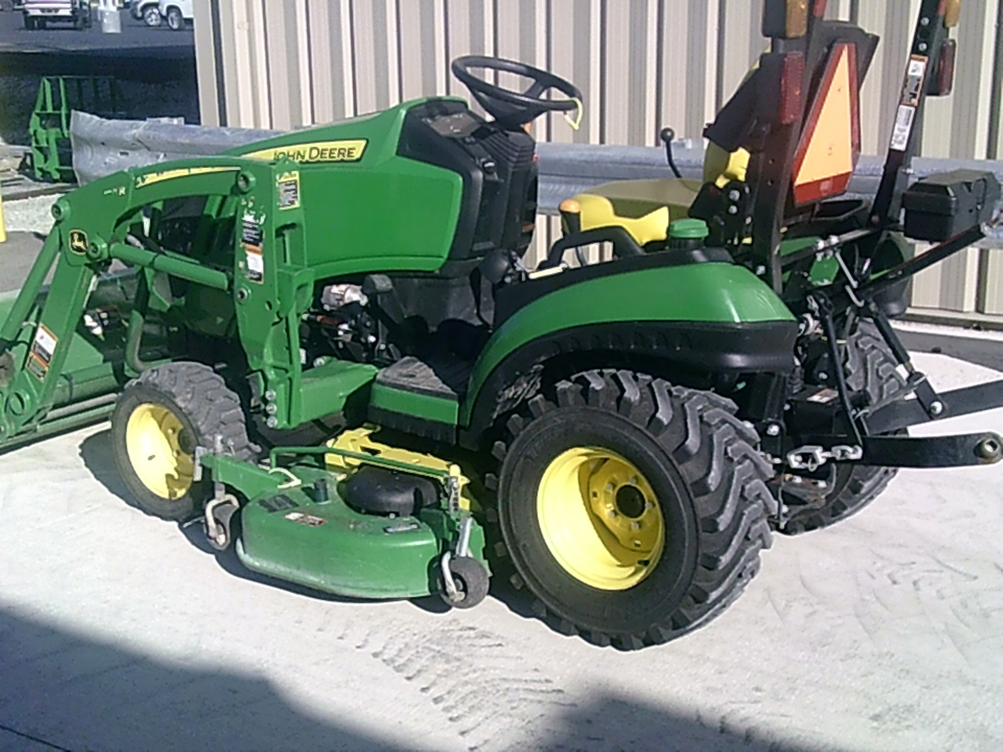 2019 John Deere 1025R Image 5