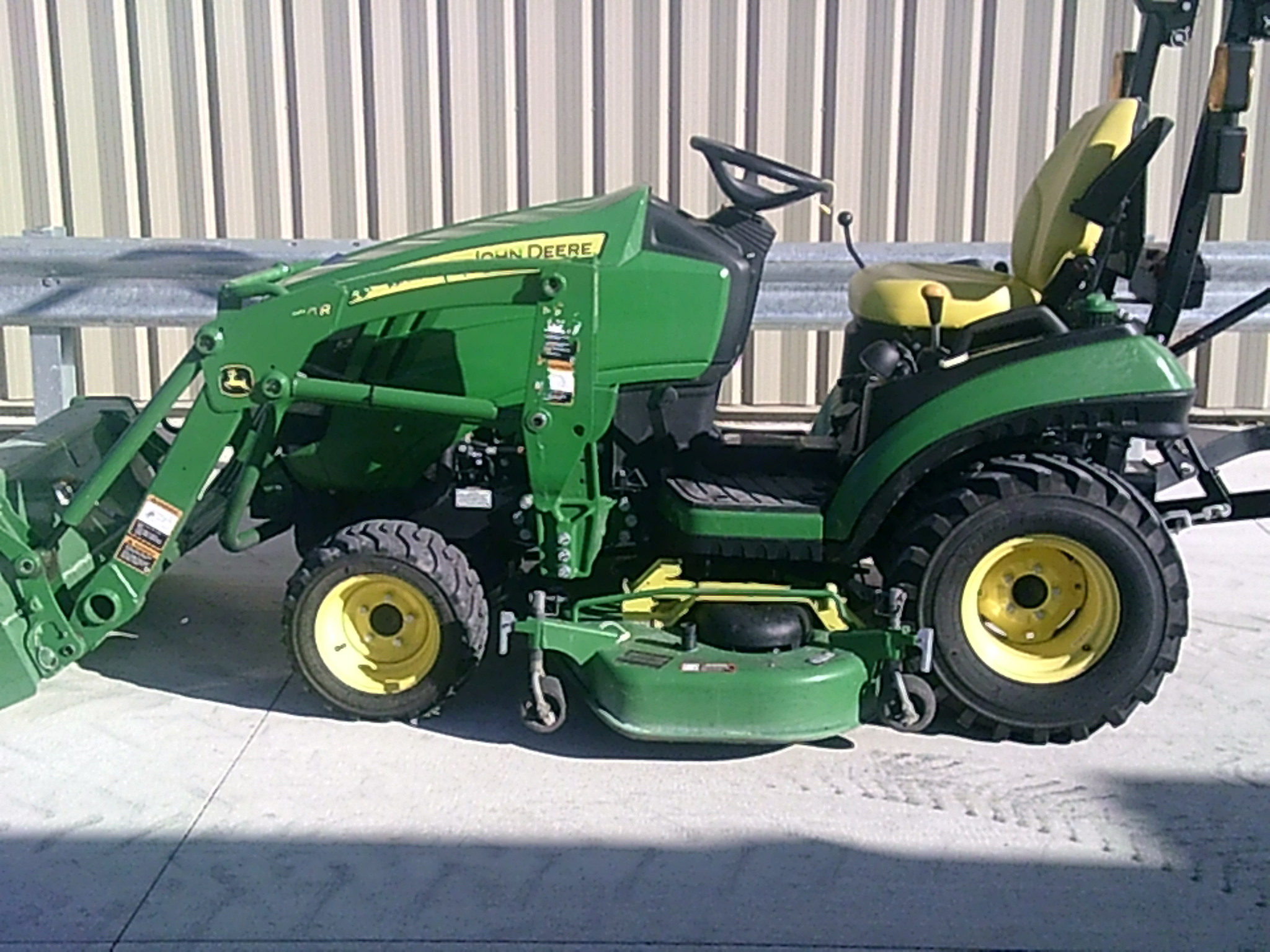 2019 John Deere 1025R Image 6