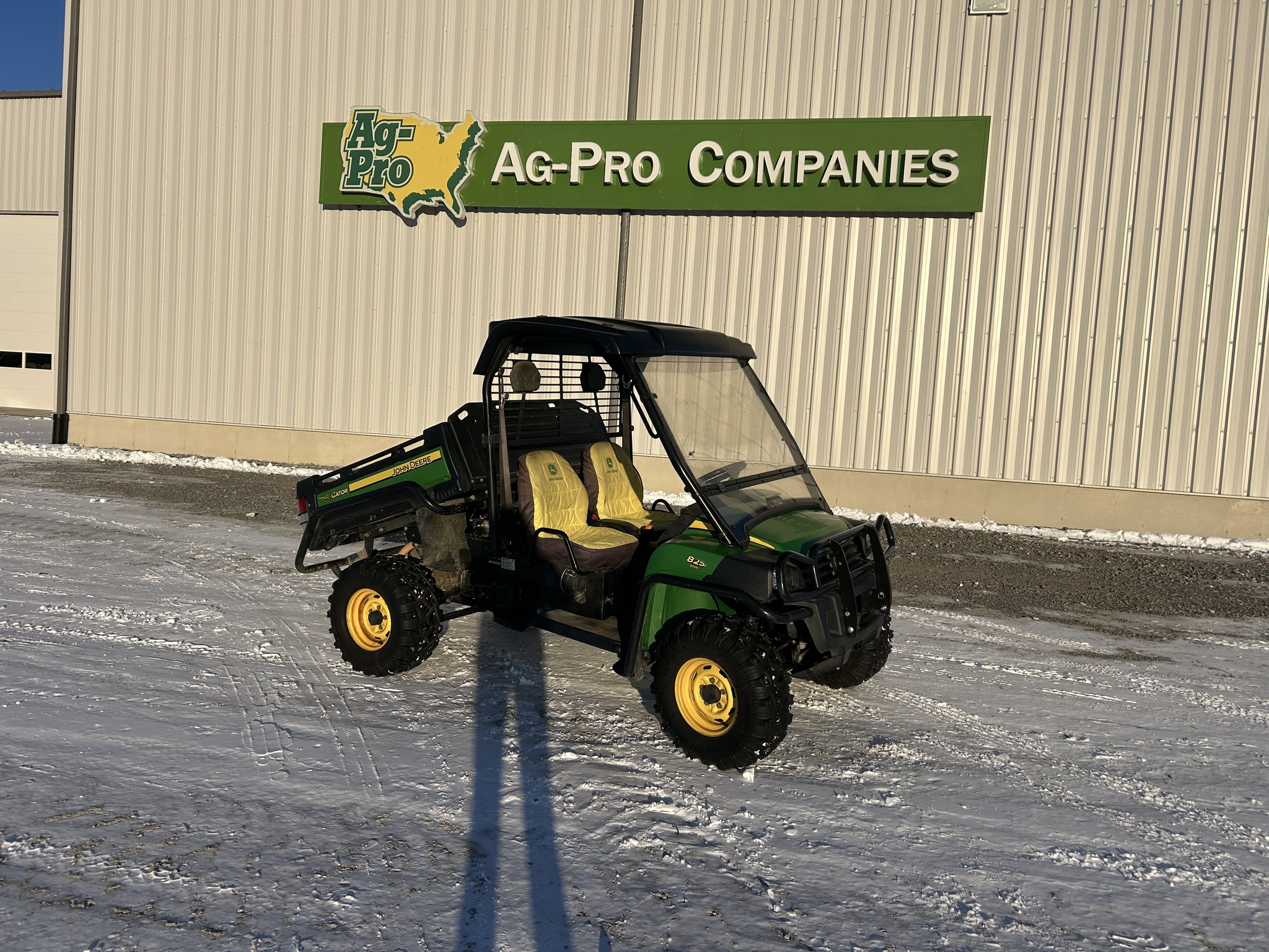 2011 John Deere XUV 825I GREEN Image 1