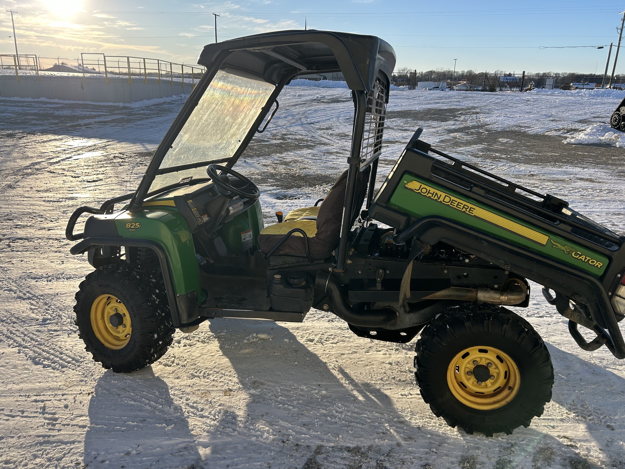 2011 John Deere XUV 825I GREEN Image 4