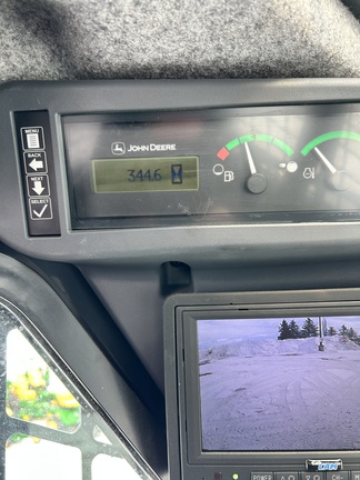 Used 2022 John Deere 324G Skid Steer Loaders at Horizon Ag & Turf in Westlock, AB - Photo10