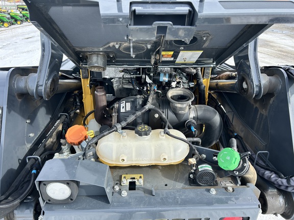 Used 2022 John Deere 324G Skid Steer Loaders at Horizon Ag & Turf in Westlock, AB - Photo15