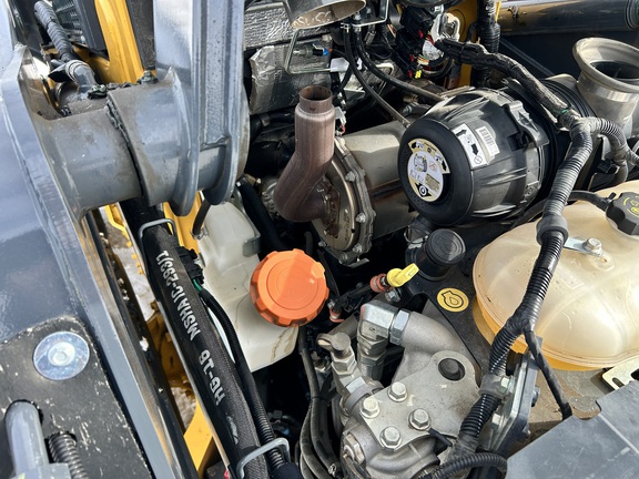 Used 2022 John Deere 324G Skid Steer Loaders at Horizon Ag & Turf in Westlock, AB - Photo18