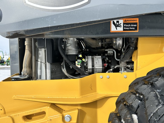 Used 2022 John Deere 324G Skid Steer Loaders at Horizon Ag & Turf in Westlock, AB - Photo17