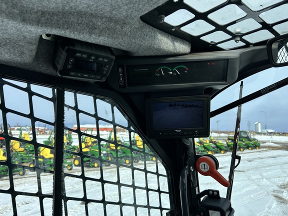 Used 2022 John Deere 324G Skid Steer Loaders at Horizon Ag & Turf in Westlock, AB - Photo32