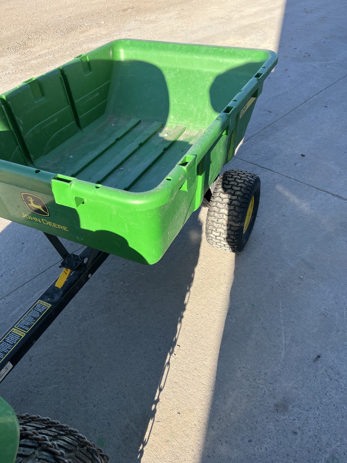 2022 John Deere X390 Image 5