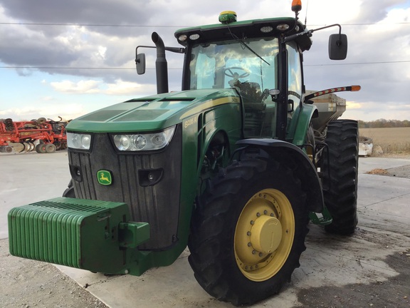 2011 John-Deere 8235R