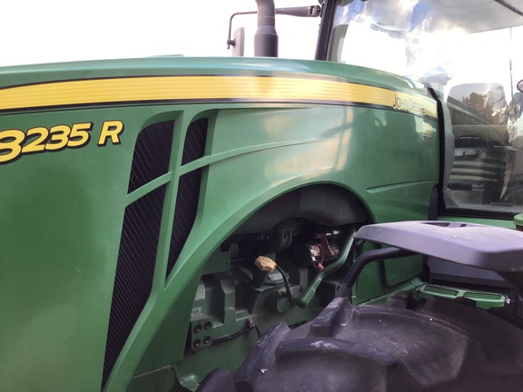 2011 John-Deere 8235R