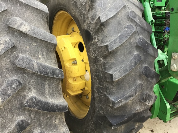 2011 John-Deere 8235R