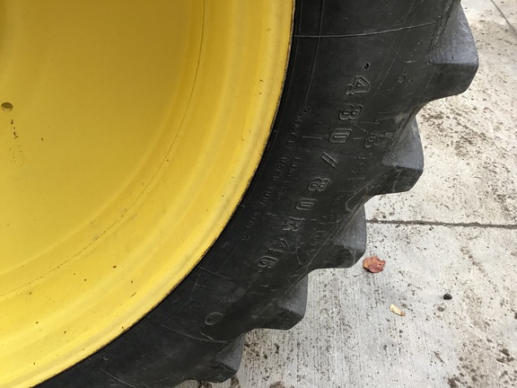 2011 John-Deere 8235R