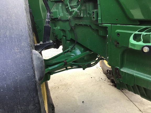 2011 John-Deere 8235R