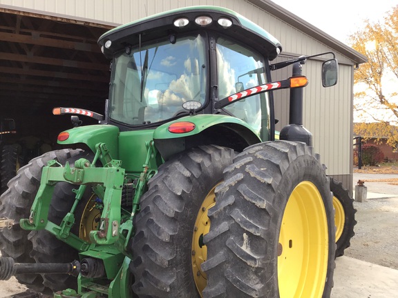 2011 John-Deere 8235R