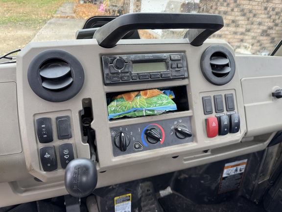 2023 John Deere XUV 835R - Photo11