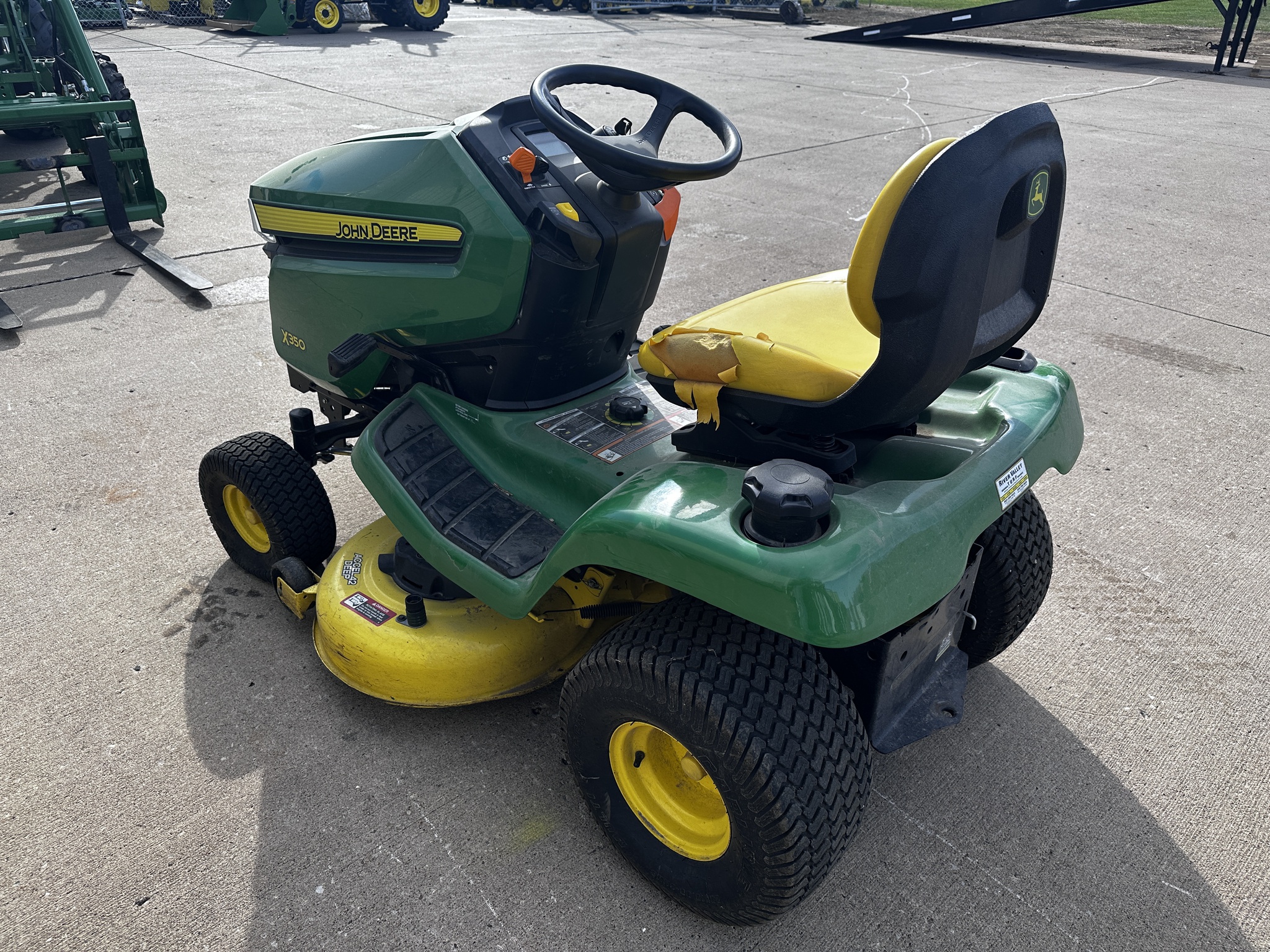 2018 John Deere X350 Image 3