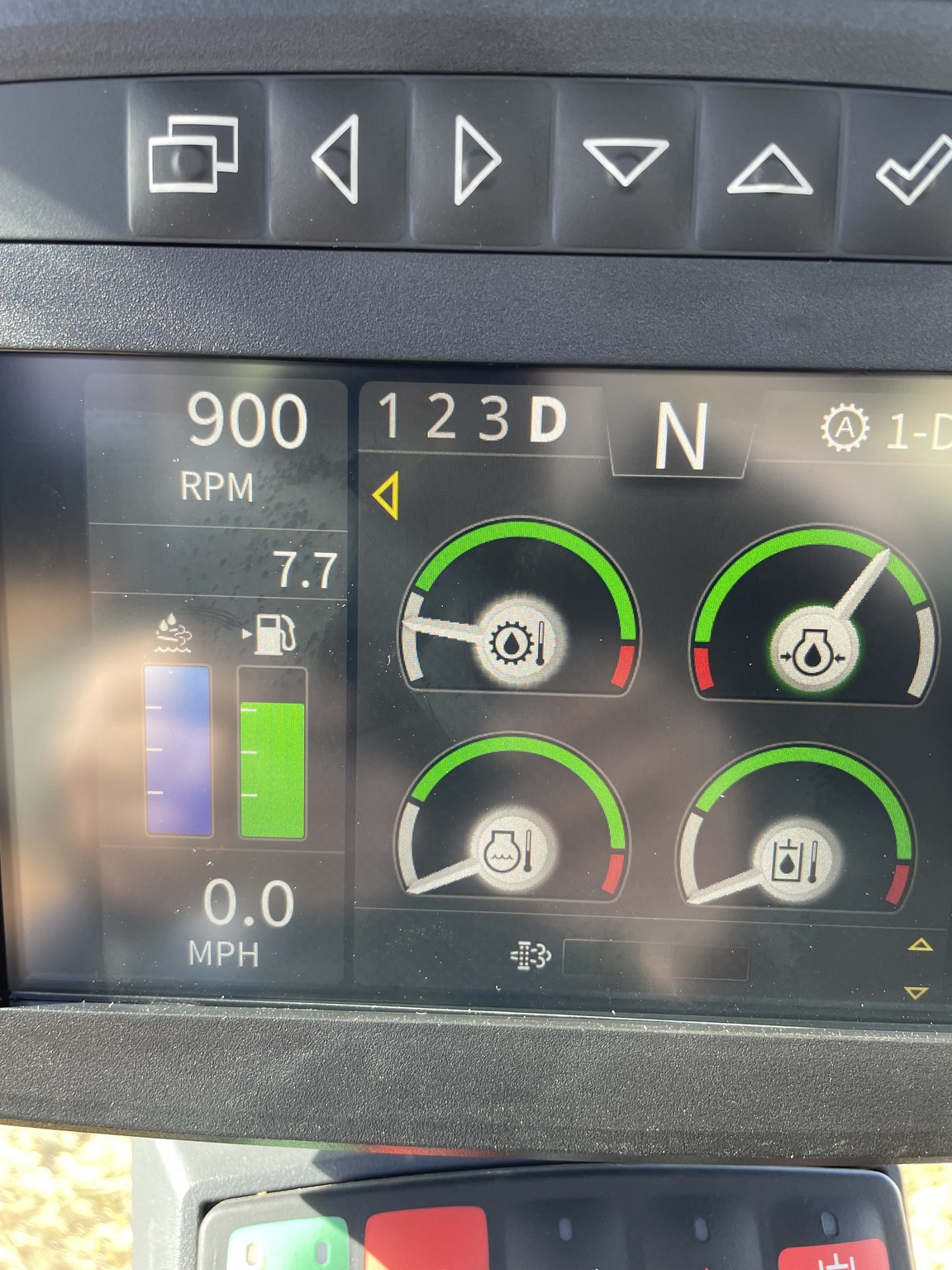 2025 John Deere 544 P Image 7