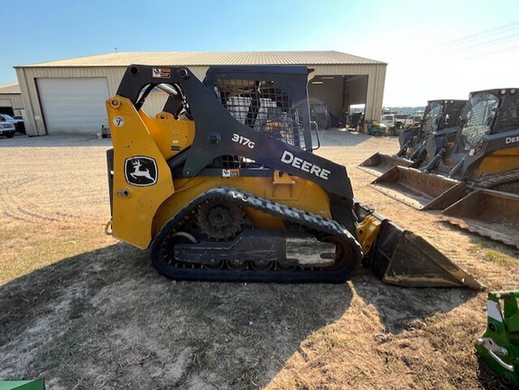 2021 John Deere 317G Photo 3