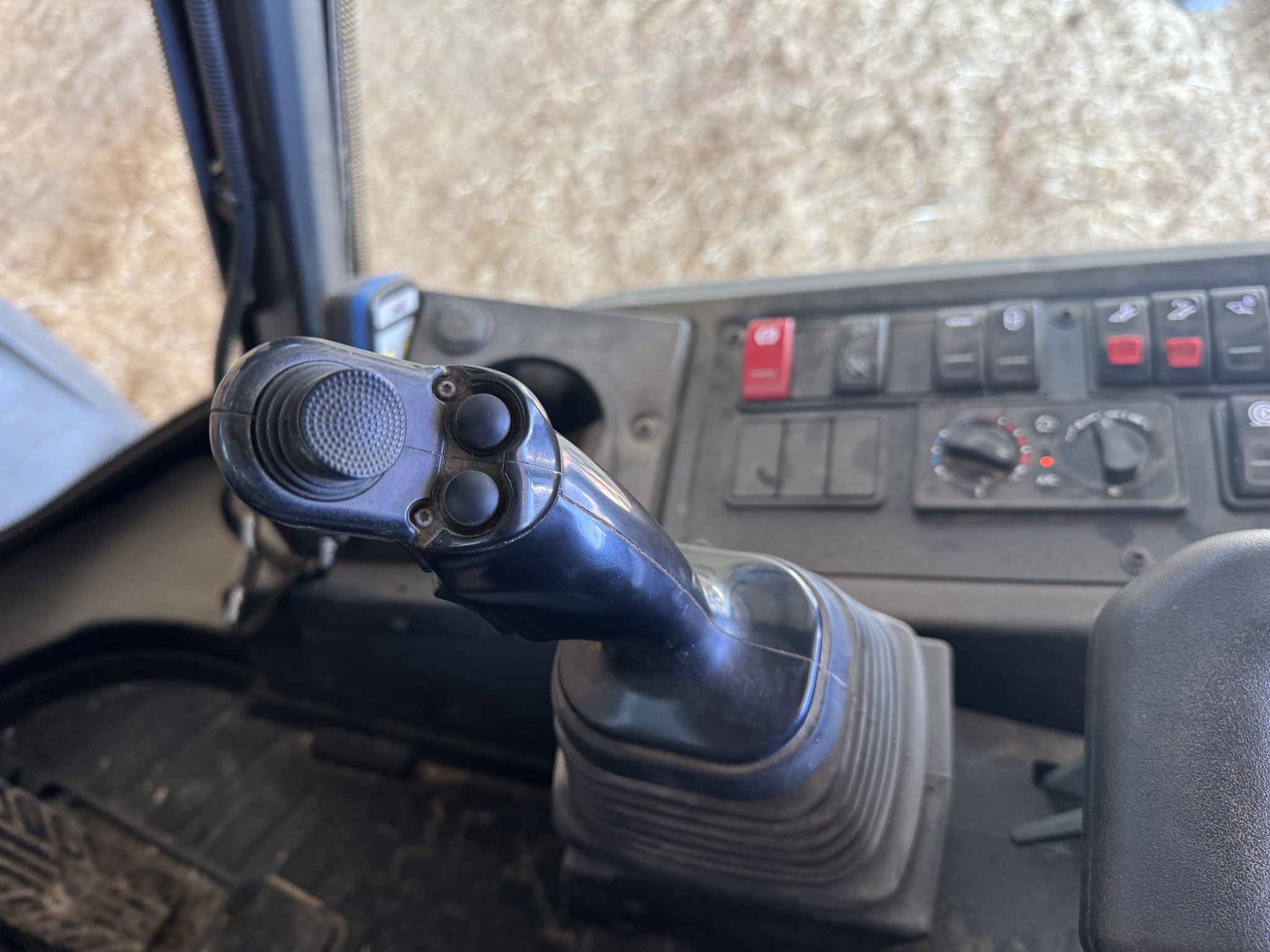  2023 John Deere 324 P at Heritage Tractor in Pittsburg, KS
