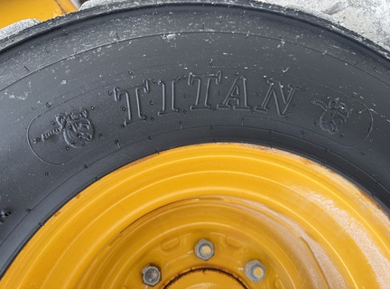 Photo of 2024 John Deere 320G