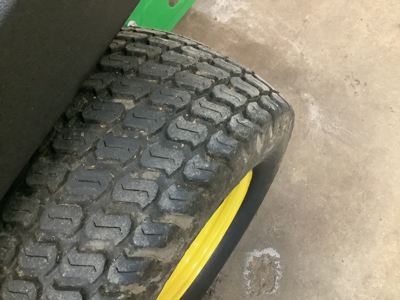 Photo of 2023 John Deere Z930R