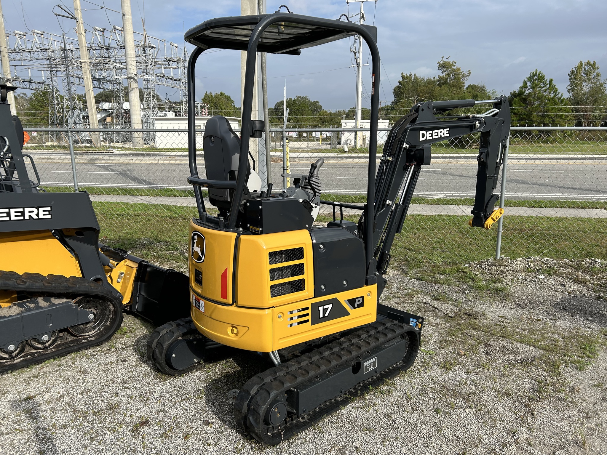 John Deere 17 P Image 3