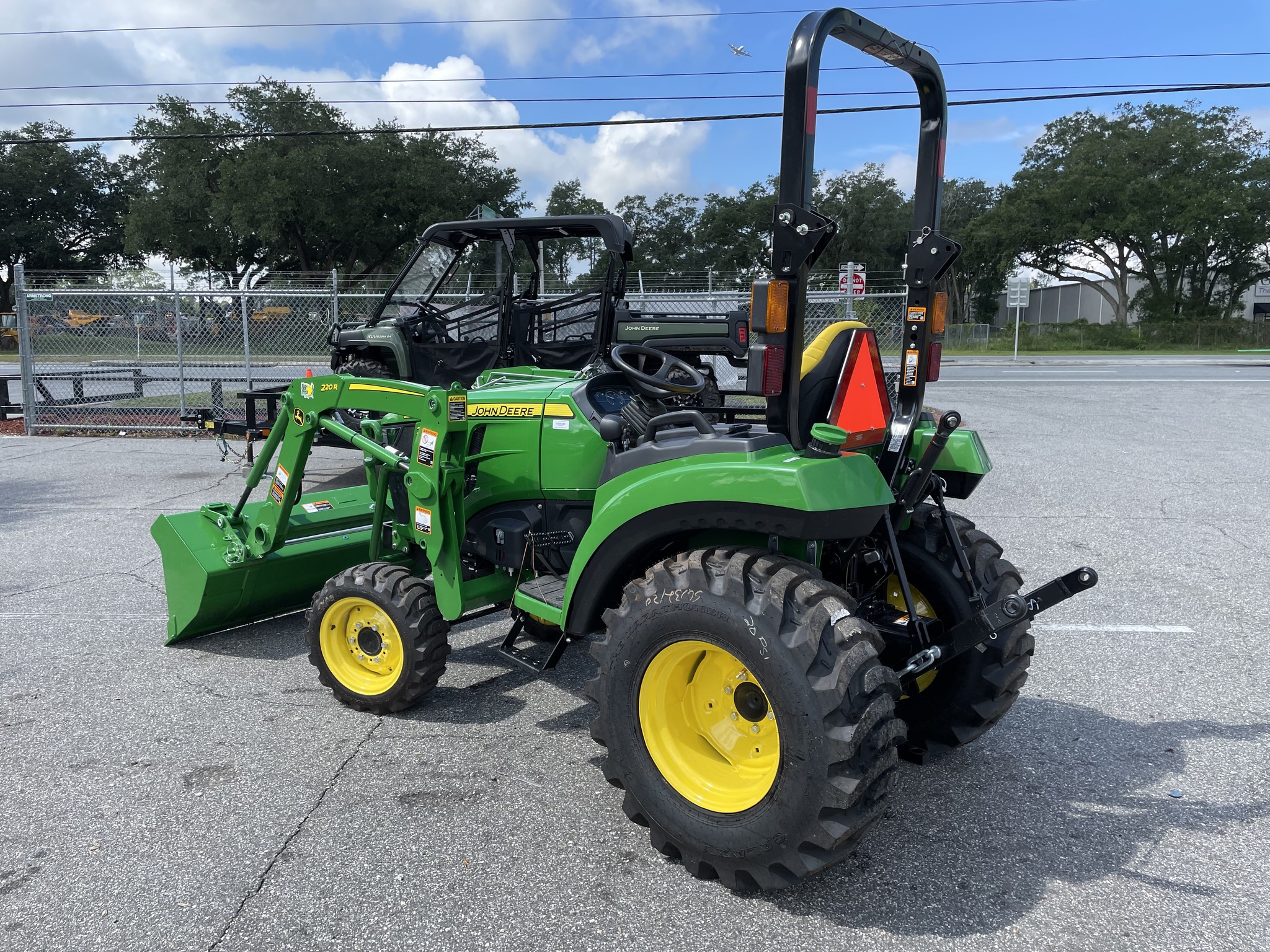 2025 John Deere 2038R Image 5