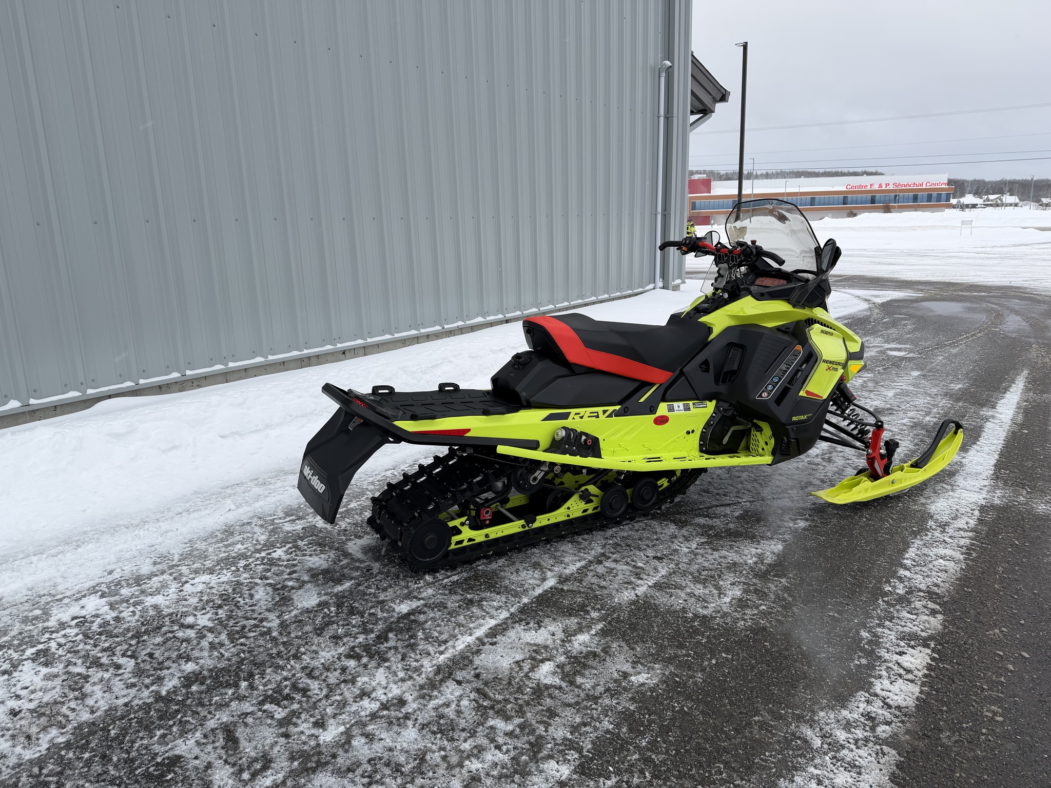 2020 Ski Doo Renegade XRS 900 turbo Image 3