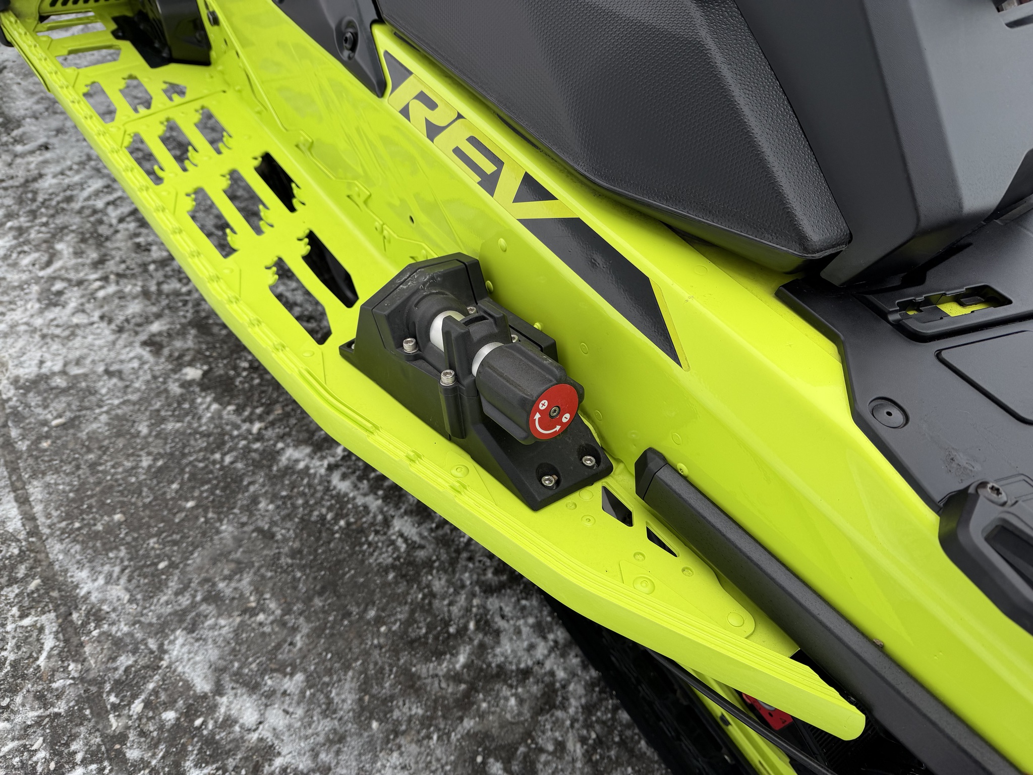 2020 Ski Doo Renegade XRS 900 turbo Image 11