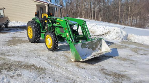 2022 John-Deere 5065E